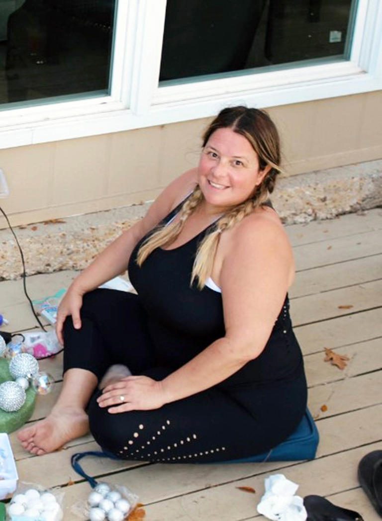 Woman sheds 150 pounds and ditches 20 medications: 'From Darkness to Living My Best Life'